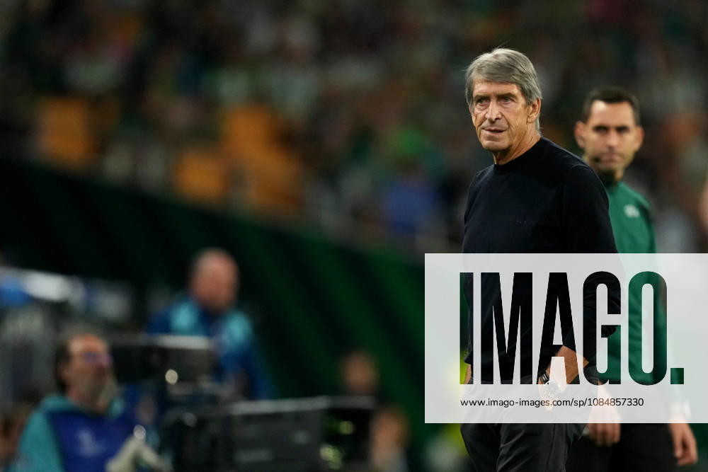 UEFA Champions League: Real Betis Balompie v Feyenoord Rotterdam SEVILLE, SPAIN - OCTOBER 21: Coach Manuel Pellegrini of Real Betis Balompie looks on during the UEFA Champions League match between Real Betis Balompie and Feyenoord Rotterdam at Estadio La Cartuja on October 21, 2026 in Seville, Spain