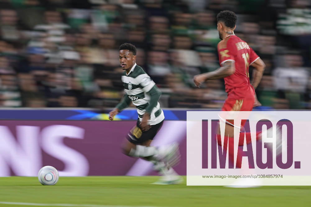 Geny Catamo of Sporting CP runs with the ball during the match between Sporting CP v Lask at Estádio José Alvalade on October 21, 2026 in Lisbon, Portugal (Photo by Pedro Loureiro Sports Press Photo)
