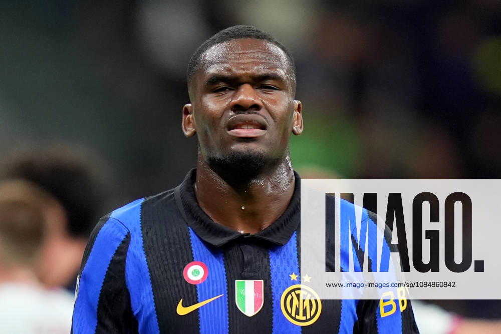Inter Milan s Ange-Yoan Bonny during the Uefa Champions League soccer match between Inter and Shakhtar Donetsk at San Siro Stadium in Milan , Italy - Wednesday October 21 , 2026. - Soccer