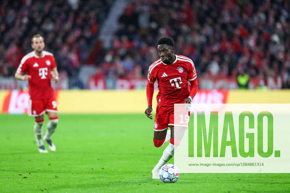 GER, Fussball, Herren, UEFA Champions League, Saison 2026 2027, 3. Spieltag, FC Bayern München vs. FC Arsenal Alphonso Davies ( FC Bayern München 19 ) München Allianz Arena Bayern Deutschland