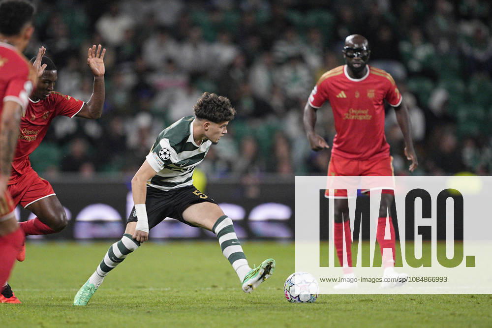 Flavio Goncalves of Sporting CP passes the ball during the UEFA Champions League 2026 27 League Phase MD3 match between Sporting Club de Portugal and LASK at Estadio Jose Alvalade on October 21, 2026 in Lisbon, Portugal (Photo by Pedro Loureiro Sports Press Photo SPP)