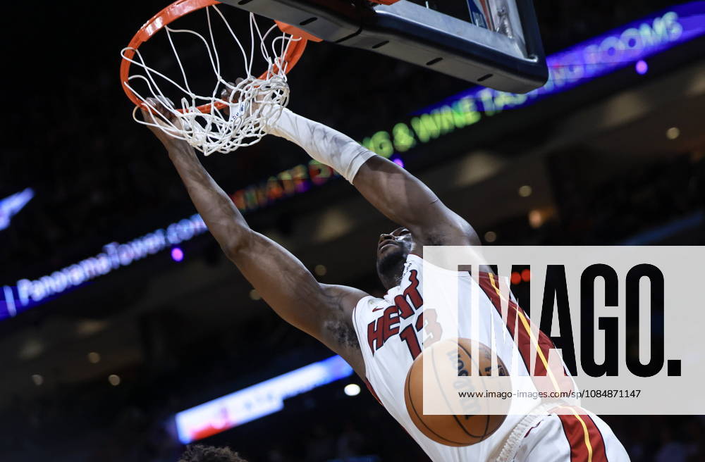 NBA, Basketball Herren, USA - Miami Heat vs Minnesota Timberwolves Miami Heat Center Forward Bam Adebayo in action during the NBA basketball game between the Miami Heat and Minnesota Timberwolves at the Kaseya Center in Miami, Florida, USA, 21 October 2026. MIAMI FLORIDA United States