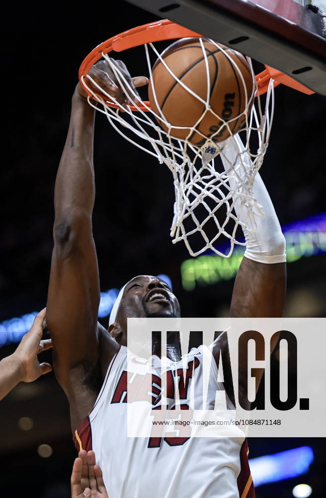 NBA, Basketball Herren, USA - Miami Heat vs Minnesota Timberwolves Miami Heat Center Forward Bam Adebayo in action during the NBA basketball game between the Miami Heat and Minnesota Timberwolves at the Kaseya Center in Miami, Florida, USA, 21 October 2026. MIAMI FLORIDA United States