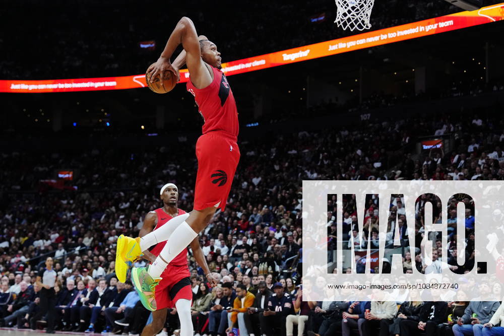 Toronto Raptors Scottie Barnes (4) dunks against the Chicago Bulls during second half NBA, Basketball Herren, USA basketball action in Toronto on Wednesday, Oct. 21, 2026. Canada News - October 21, 2026 - ZUMAc35_ 20261021_zaf_c35_310