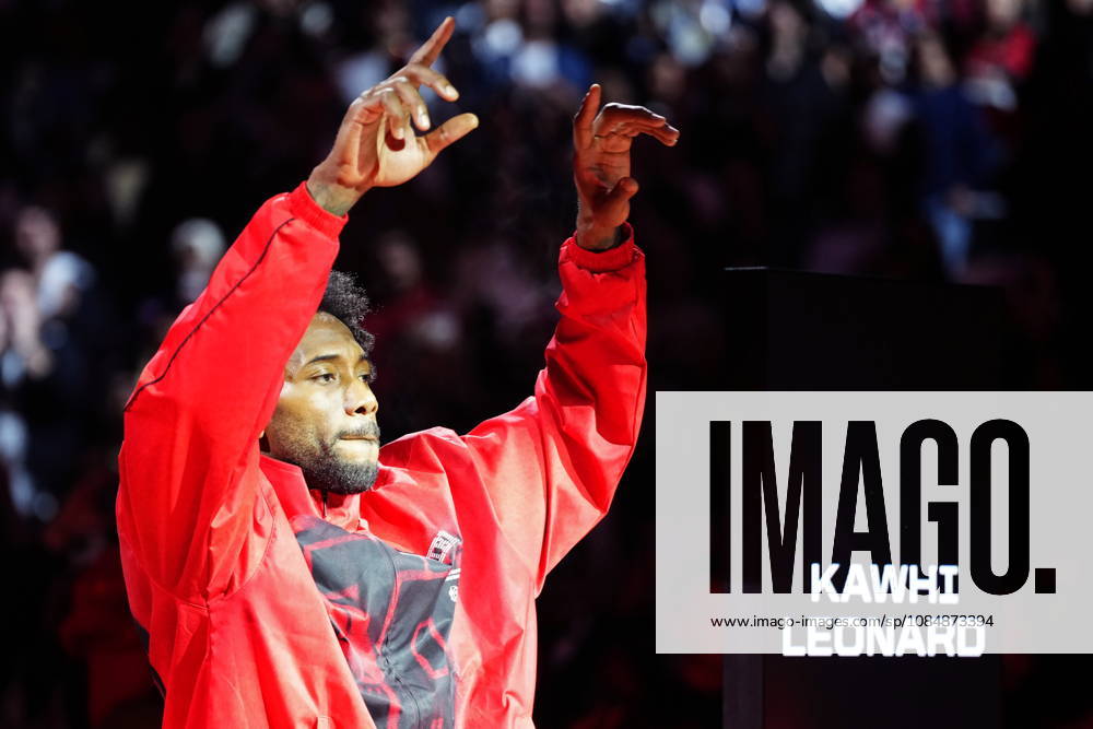 Toronto Raptors Kawhi Leonard (2) is introduced prior to first half NBA, Basketball Herren, USA basketball action against the Chicago Bulls in Toronto on Wednesday, Oct. 21, 2026. Canada News - October 21, 2026 - ZUMAc35_ 20261021_zaf_c35_343