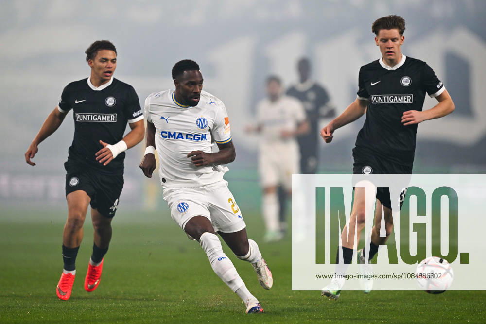 SOCCER - UEFA EL, Sturm vs Marseille GRAZ,AUSTRIA,22.OCT.26 - SOCCER - UEFA Europa League, SK Sturm Graz vs Olympique de Marseille. Image shows Jacob Hoedl (Sturm), Ulisses Garcia (Marseille) and Luca Weinhandl (Sturm). GEPAxpictures Retkoceri