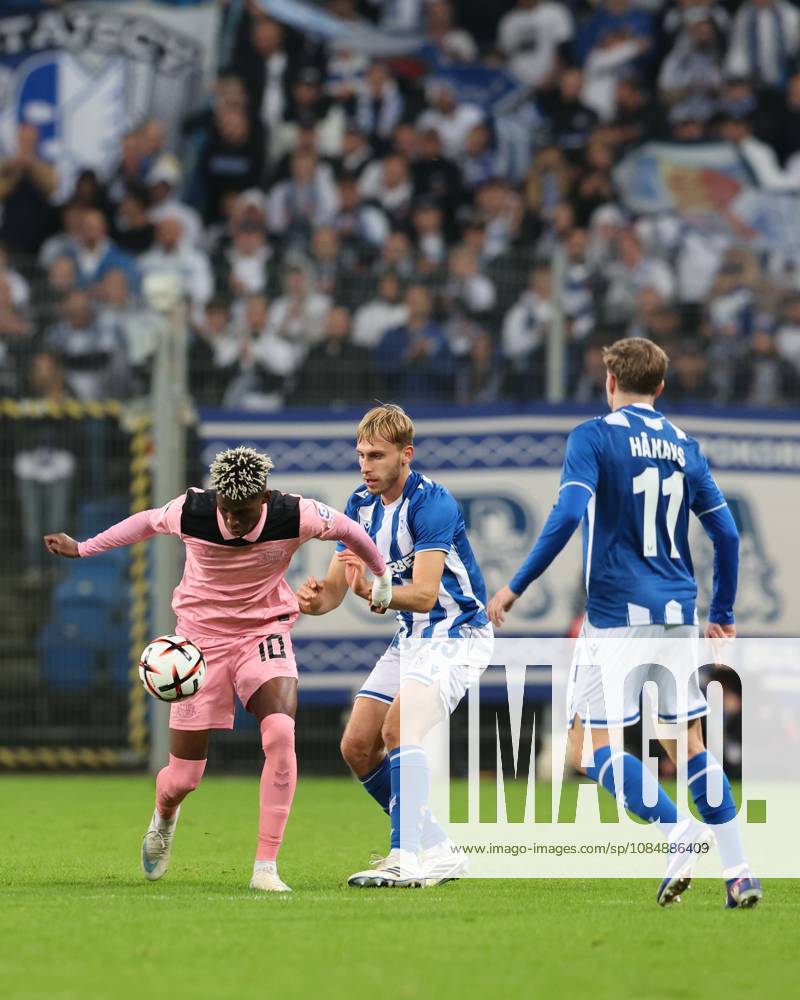 Nilson Angulo of Sunderland and Michal Gurgul of Lech Poznan Lech Poznan v Sunderland, UEFA Europa League, Football, Enea Stadion, Poznan, Poland - 22 Oct 2026Poznan Enea Stadion Poland