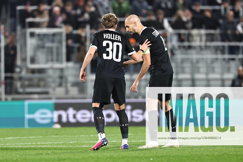 SOCCER - UEFA EL, Sturm vs Marseille GRAZ,AUSTRIA,22.OCT.26 - SOCCER - UEFA Europa League, SK Sturm Graz vs Olympique de Marseille. Image shows Paul Koller and Jon Gorenc Stankovic (Sturm). GEPAxpictures Bauer