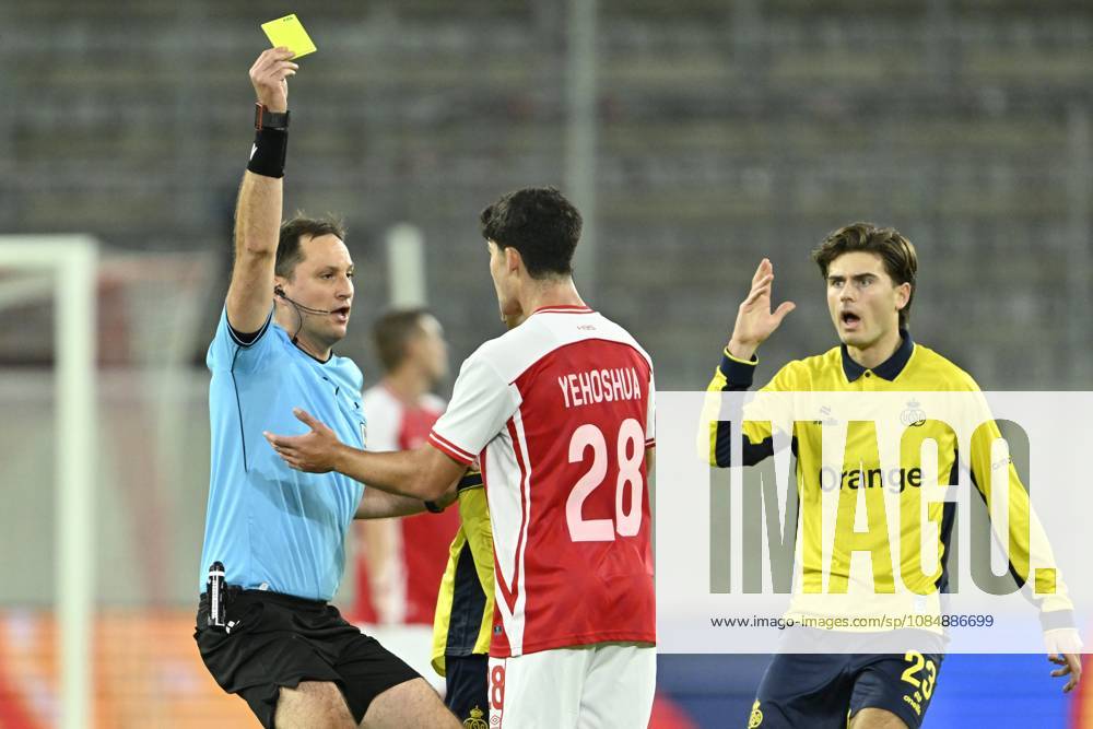 Royale Union Saint-Gilloise v Hapoel Beer-Sheva FC - UEFA Europa League DUSSELDORF, GERMANY - OCTOBER 22 : Balakin Mykola showing a yellow card to Yehoshuha Niv midfielder of Hapoel Beer Scheva during the UEFA Europa League 2026 27 League Phase matchday 3 match between Royale Union Saint-Gilloise and Hapoel Beer-Sheva FC on October 22, 2026 in Dusseldorf, Germany, 22 10 2026 Dusseldorf Germany