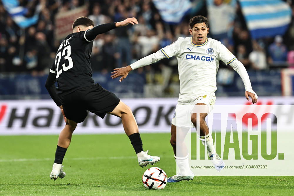 SOCCER - UEFA EL, Sturm vs Marseille GRAZ,AUSTRIA,22.OCT.26 - SOCCER - UEFA Europa League, SK Sturm Graz vs Olympique de Marseille. Image shows Arjan Malic (Sturm) and Kelyann Bezahaf (Marseille). GEPAxpictures Bauer