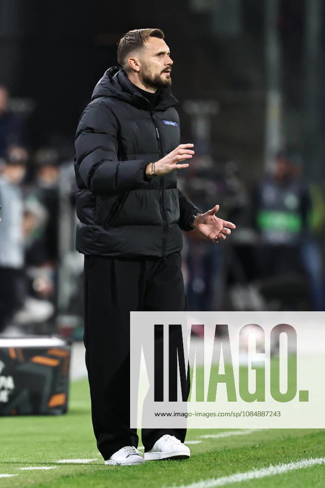 SOCCER - UEFA EL, Sturm vs Marseille GRAZ,AUSTRIA,22.OCT.26 - SOCCER - UEFA Europa League, SK Sturm Graz vs Olympique de Marseille. Image shows head coach Fabio Ingolitsch (Sturm). GEPAxpictures Bauer