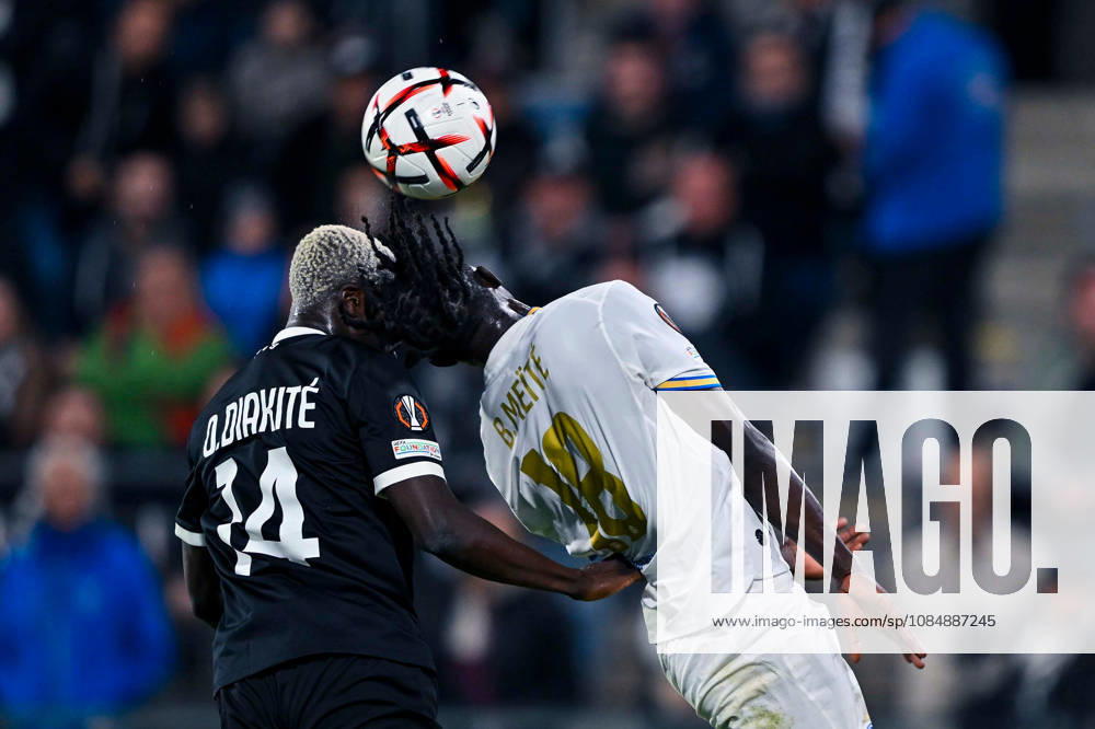 SOCCER - UEFA EL, Sturm vs Marseille GRAZ,AUSTRIA,22.OCT.26 - SOCCER - UEFA Europa League, SK Sturm Graz vs Olympique de Marseille. Image shows Oumar Diakite (Sturm) and Bamo Meite (Marseille). GEPAxpictures Retkoceri