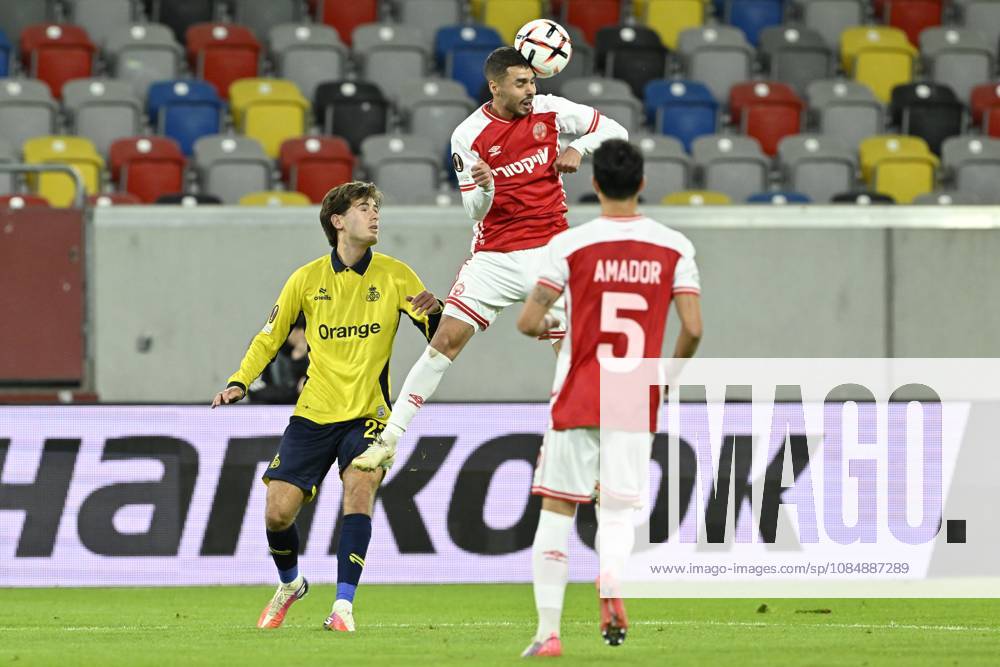 Royale Union Saint-Gilloise v Hapoel Beer-Sheva FC - UEFA Europa League DUSSELDORF, GERMANY - OCTOBER 22 : Zeneli Besfort midfielder of Royale Union Saint-Gilloise and Ahmad Zahi forward of Hapoel Beer Scheva during the UEFA Europa League 2026 27 League Phase matchday 3 match between Royale Union Saint-Gilloise and Hapoel Beer-Sheva FC on October 22, 2026 in Dusseldorf, Germany, 22 10 2026 Dusseldorf Germany