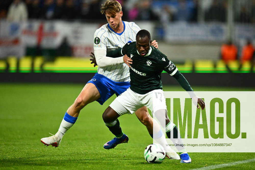Football Conference League 2nd round match FK Jablonec vs Brighton in Jablonec nad Nisou, Czech Republic, October 22, 2026. From left Michael Svoboda of Brighton, Saidou Alioum of Jablonec. (CTKxPhoto RadekxPetrasek) CTKPhotoP2026102208233 CTKPhotoP2026102208233