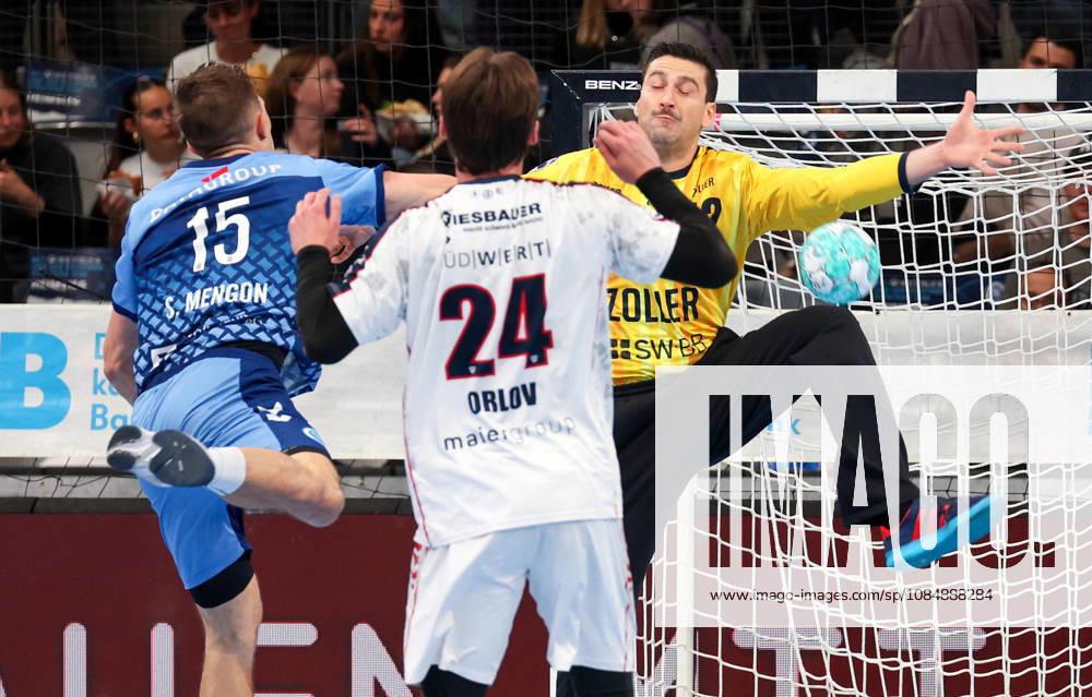 Deutschland, Stuttgart, Opel HBL, Bundesliga 2026 2027, TVB Stuttgart vs. SG BBM Bietigheim, v.l. Simone Mengon (TVB), Maxim Orlov (BBM), Martin Tomovski (BBM),