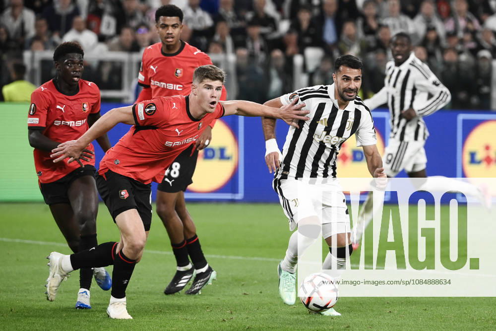 Juventus v Rennes - UEFA Europa League TURIN, ITALY - OCTOBER 22: Zeki Celik (R) of Juventus in action against Charlie Cresswell (L) of Rennes during the UEFA Europa League week 3 football match between Juventus and Rennes at the Juventus Stadium in Turin Italy, on October 22, 2026. Isabella Bonotto Anadolu Turin Italy. Editorial use only. Please get in touch for any other usage.