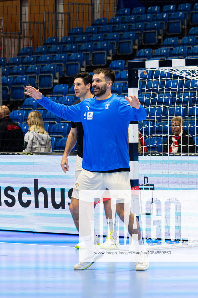 Kassel, Deutschland 22. Oktober 2026: EHF Champions League - 2026 2027 - Gruppenphase - Gruppe B - Sp. 5 - MT Melsungen gegen Orlen Wisla Plock Im Bild: Torhüter Miljan Vujović Vujovic (SPR) beim Aufwaermen Rothenbach-Halle Hessen