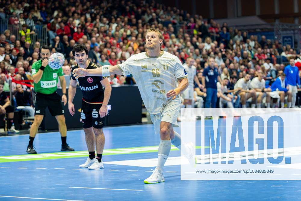 Kassel, Deutschland 22. Oktober 2026: EHF Champions League - 2026 2027 - Gruppenphase - Gruppe B - Sp. 5 - MT Melsungen gegen Orlen Wisla Plock Im Bild: Frederik Bjerre (SPR) beim Siebenmeter Rothenbach-Halle Hessen