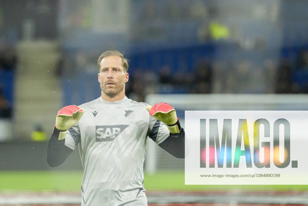 UEFA Europa League: TSG Hoffenheim vs Olympique Lyon, 22.10.2026 Oliver Baumann (TSG Hoffenheim, 1) beim aufwärmen UEFA Europa League: TSG Hoffenheim vs Olympique Lyon, Rhein-Neckar-Arena