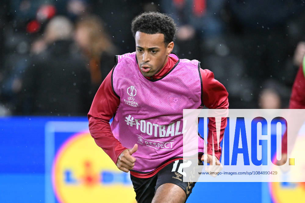 Bournemouth v AC Milan, Europa League Tyler Adams (12) of AFC Bournemouth warming up ahead of the Europa League match between Bournemouth and AC Milan at the Vitality Stadium, Bournemouth, UK on 22 October 2026. Bournemouth Vitality Stadium Dorset UK Editorial use only ,