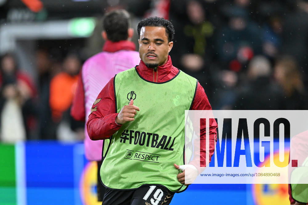 Bournemouth v AC Milan, Europa League Justin Kluivert (19) of AFC Bournemouth warming up ahead of the Europa League match between Bournemouth and AC Milan at the Vitality Stadium, Bournemouth, UK on 22 October 2026. Bournemouth Vitality Stadium Dorset UK Editorial use only ,
