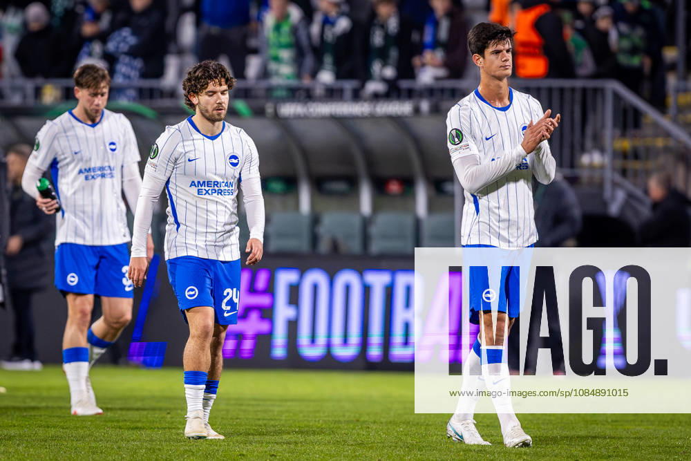JABLONEC - BRIGHTON Chema Andres, Ferdi Kadioglu of Brighton thank to the fans after the matchday 2 of League phase round of UEFA Conference league football match between FK Jablonec and Brighton and Hove Albion at Stadion Strelnice. Jablonec nad Nisou, Czechia, October 22, 2026. Photo by Branislav Racko