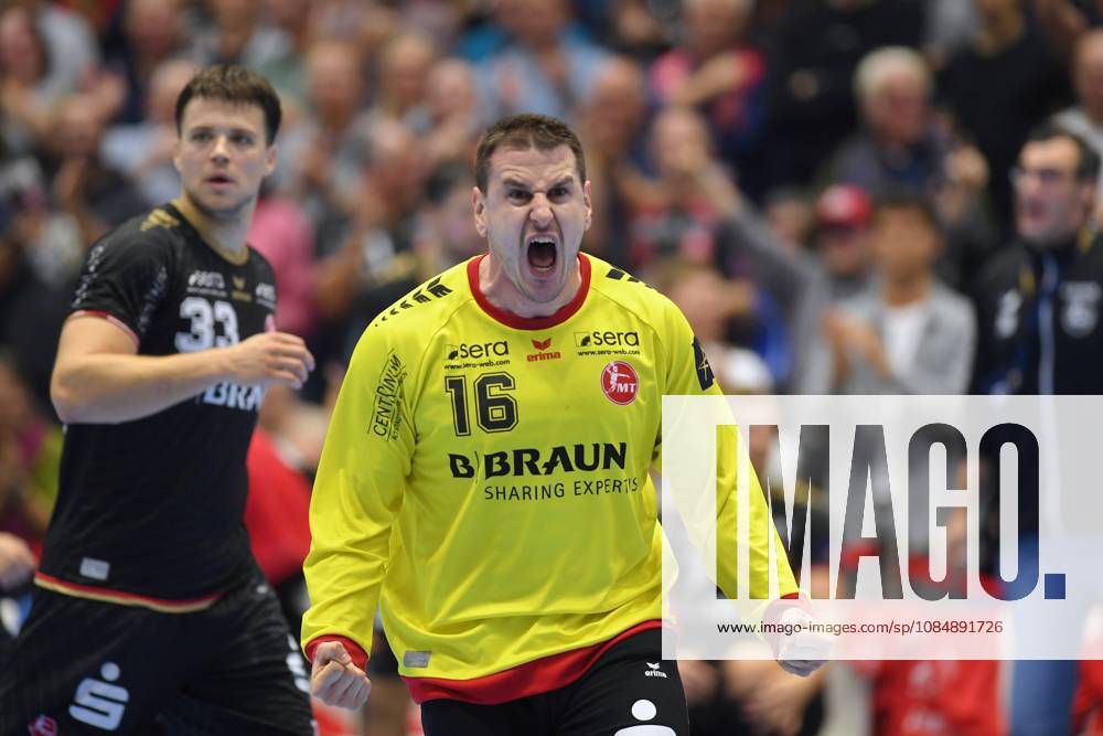 Jubel bei Nebojsa Simic (Torwart MT Melsungen 16), Aaron Mensing (MT Melsungen 33) (L) , GER, MT Melsungen - Orlen Wisla Plocks (POL), Handball, Champions League Maenner, Group Matches, Saison 2026 2027, 22.10.2026, GER, MT Melsungen - Orlen Wisla Plock, CL Maenner, Group Match, Saison 2026 2027, 22.10.2026 Kassel
