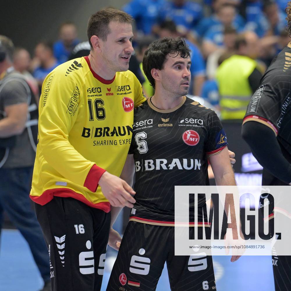 Freude nach dem Sieg; Nebojsa Simic (Torwart MT Melsungen 16) (L) und Adrian Sipos (MT Melsungen 8) , GER, MT Melsungen - Orlen Wisla Plocks (POL), Handball, Champions League Maenner, Group Matches, Saison 2026 2027, 22.10.2026, GER, MT Melsungen - Orlen Wisla Plock, CL Maenner, Group Match, Saison 2026 2027, 22.10.2026 Kassel