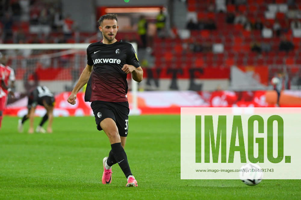 Max Rosenfelder (SC Freiburg) - UEFA Conference League match between AS Monaco and SC Freiburg on October 22, 2026 at the Louis II Stadium in Monaco.