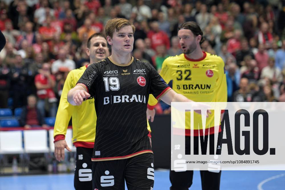 Jubel, Freude nach dem Sieg; Reynir Thor Stefansson (MT Melsungen 19), Nebojsa Simic (Torwart MT Melsungen 16), Kristof Palasics (Torwart MT Melsungen 32) (hinten) , GER, MT Melsungen - Orlen Wisla Plocks (POL), Handball, Champions League Maenner, Group Matches, Saison 2026 2027, 22.10.2026, GER, MT Melsungen - Orlen Wisla Plock, CL Maenner, Group Match, Saison 2026 2027, 22.10.2026 Kassel