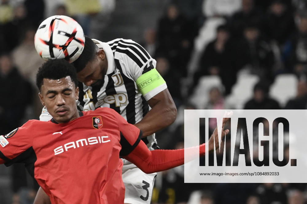 Juventus v Rennes - UEFA Europa League TURIN, ITALY - OCTOBER 22: Bremer (R) of Juventus in action against Abdelhamid Ait Boudlal (L) of Rennes during the UEFA Europa League week 3 football match between Juventus and Rennes at the Juventus Stadium in Turin Italy, on October 22, 2026. Isabella Bonotto Anadolu Turin Italy. Editorial use only. Please get in touch for any other usage.