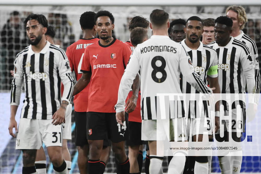 Juventus v Rennes - UEFA Europa League TURIN, ITALY - OCTOBER 22: Players greet each other after the UEFA Europa League week 3 football match between Juventus and Rennes at the Juventus Stadium in Turin Italy, on October 22, 2026. Isabella Bonotto Anadolu Turin Italy. Editorial use only. Please get in touch for any other usage.