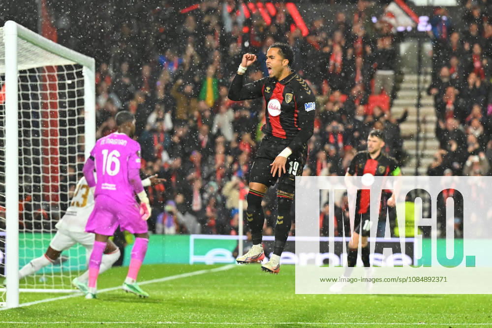 Bournemouth v AC Milan, Europa League Goal 1-0 - Justin Kluivert (19) of AFC Bournemouth celebrates scoring the opening goal from the penalty spot during the Europa League match between Bournemouth and AC Milan at the Vitality Stadium, Bournemouth, UK on 22 October 2026. Bournemouth Vitality Stadium Dorset UK Editorial use only ,