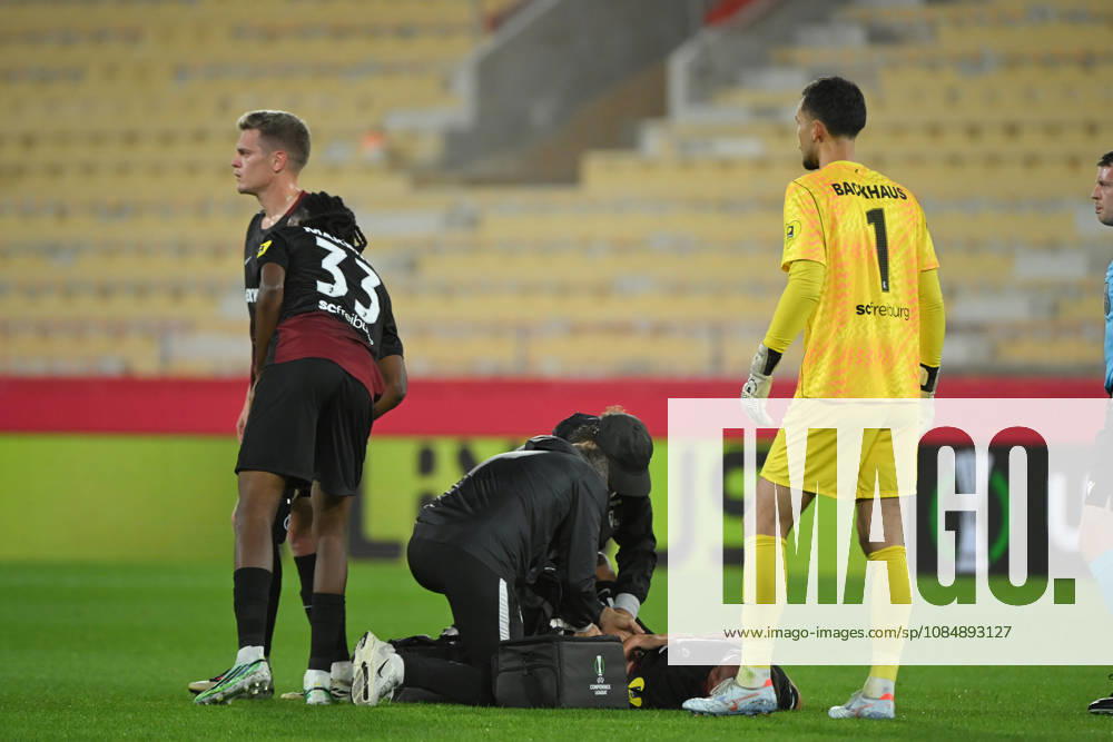 Injury Yannik Engelhardt (SC Freiburg) - UEFA Conference League match between AS Monaco and SC Freiburg on October 22, 2026 at the Louis II Stadium in Monaco.
