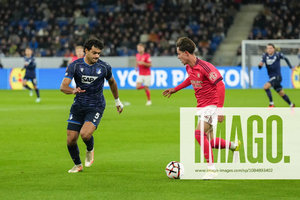 UEFA Europa League: TSG Hoffenheim vs Olympique Lyon, 22.10.2026 Zweikampf um den Ball zwischen Ozan Kabak (TSG Hoffenheim, 5) und RÃ mi Himbert (Olympique Lyon, 45) UEFA Europa League: TSG Hoffenheim vs Olympique Lyon, Rhein-Neckar-Arena