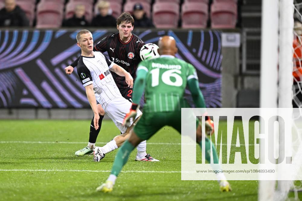FC Midtjylland v Sint-Truidense VV - UEFA Conference League HERNING, DENMARK - OCTOBER 22 : Vanwesemael Robert-Jan defender of Sint-Truidense VV during the UEFA Conference League 2026 27 League Phase matchday 2 match between FC Midtjylland and Sint-Truidense VV on October 22, 2026 in Herning, Denmark, 22 10 2026 Herning Denmark