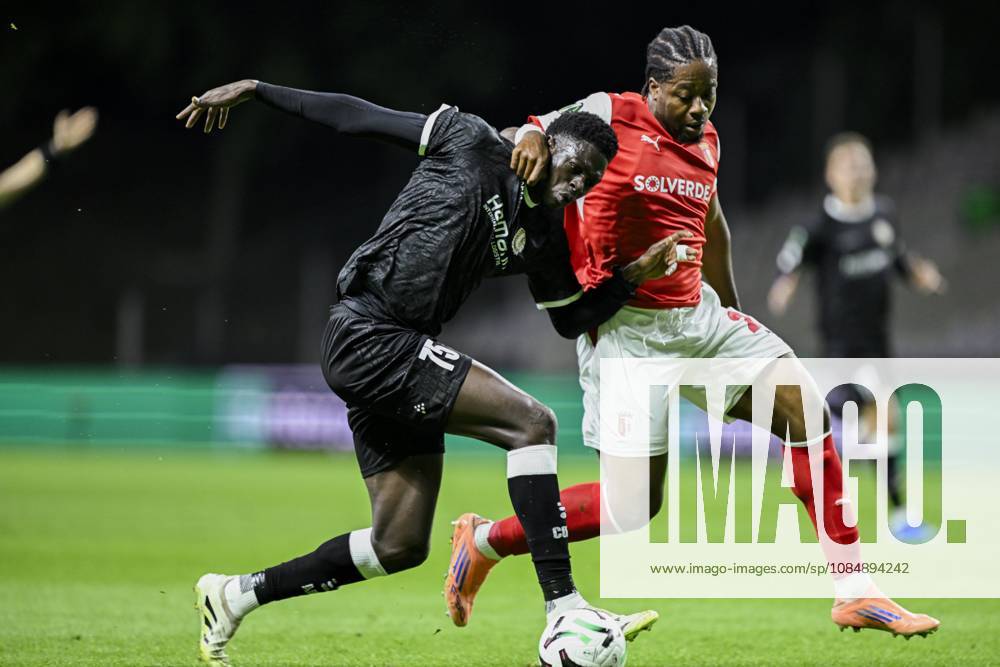 SC Braga v KAA Gent - UEFA Conference League BRAGA, PORTUGAL - OCTOBER 22 : Cisse Ibrahima forward of KAA Gent and Bright Arrey-Mbi defender of SC Braga in action during the UEFA Conference League 2026 27 League Phase matchday 2 match between SC Braga and KAA Gent on October 22, 2026 in Braga, Portugal, 22 10 2026 Braga Portugal