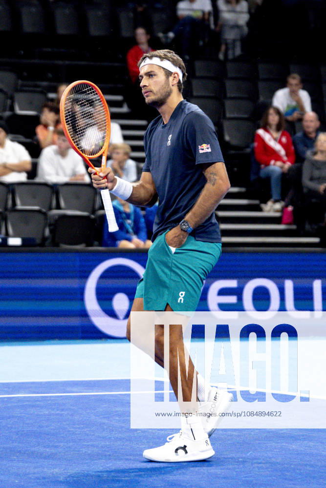 TENNIS : ATP, Tennis Herren 250 - Grand Prix Tennis AURA - Decines (France) 22 10 2026 Flavio Cobolli (ITA) vs Stan Wawrinka (SUI) during the tournament of the Auvergne Rhône-Alpes Grand Prix at the LDLC Arena in Décines on October 22, 2026. Photo Sandrine Thesillat PsNewZ
