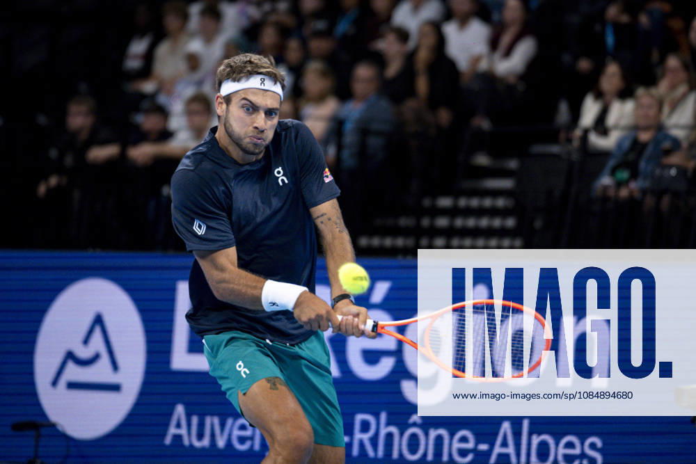 TENNIS : ATP, Tennis Herren 250 - Grand Prix Tennis AURA - Decines (France) 22 10 2026 Flavio Cobolli (ITA) vs Stan Wawrinka (SUI) during the tournament of the Auvergne Rhône-Alpes Grand Prix at the LDLC Arena in Décines on October 22, 2026. Photo Sandrine Thesillat PsNewZ