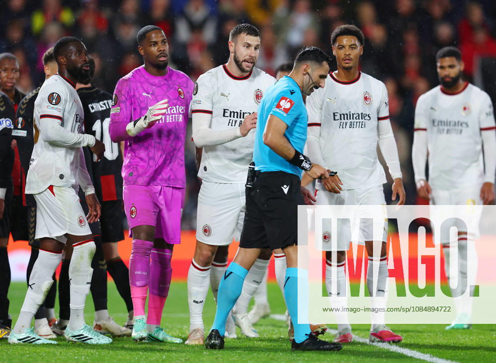 Bournemouth, England, 22nd October 2026. Strahinja Pavlovic of AC Milan (c) argues with referee Vassilis Fotias after he sent off Mike Maignan of AC Milan (2l) during the AFC Bournemouth vs AC Milan UEFA Europa League match at the Vitality Stadium, Bournemouth. Picture credit should read: Paul Terry Sportimage . SPI_038_PT_Bournmouthmouth_AC_Milan SPI-5092-0038