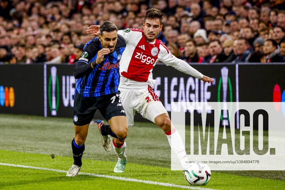 AMSTERDAM - Lucas Rosa of AFC Ajax battles for possession with Davide Zappacosta of Atalanta BC during the UEFA Conference League match between AFC Ajax and Atalanta BC at the Johan Cruijff ArenA on 22 October 2026 in Amsterdam, the Netherlands. WART BRINKERHOF ANP Conference League 2026 27 ANPxSportx xMarcelxterxBalsxIVx 573296210 originalFilename: 573296210