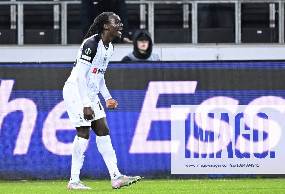 FC Midtjylland v Sint-Truidense VV - UEFA Conference League HERNING, DENMARK - OCTOBER 22 : Soelle Soelle Frederic forward of Sint-Truidense VV celebrates scoring the opening goal during the UEFA Conference League 2026 27 League Phase matchday 2 match between FC Midtjylland and Sint-Truidense VV on October 22, 2026 in Herning, Denmark, 22 10 2026 Herning Denmark