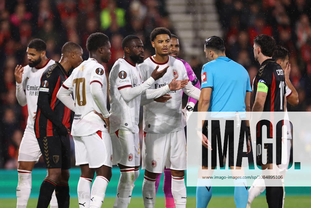 Bournemouth v AC Milan 22 October 2026, Bournemouth - UEFA Europa League - Bournemouth v AC Milan - Referee Vasilis Fotias is surrounded AC Milan players as he awaits a verdict on a red card from the VAR team - Photo: Jacques Feeney Offside. Bournemouth UK