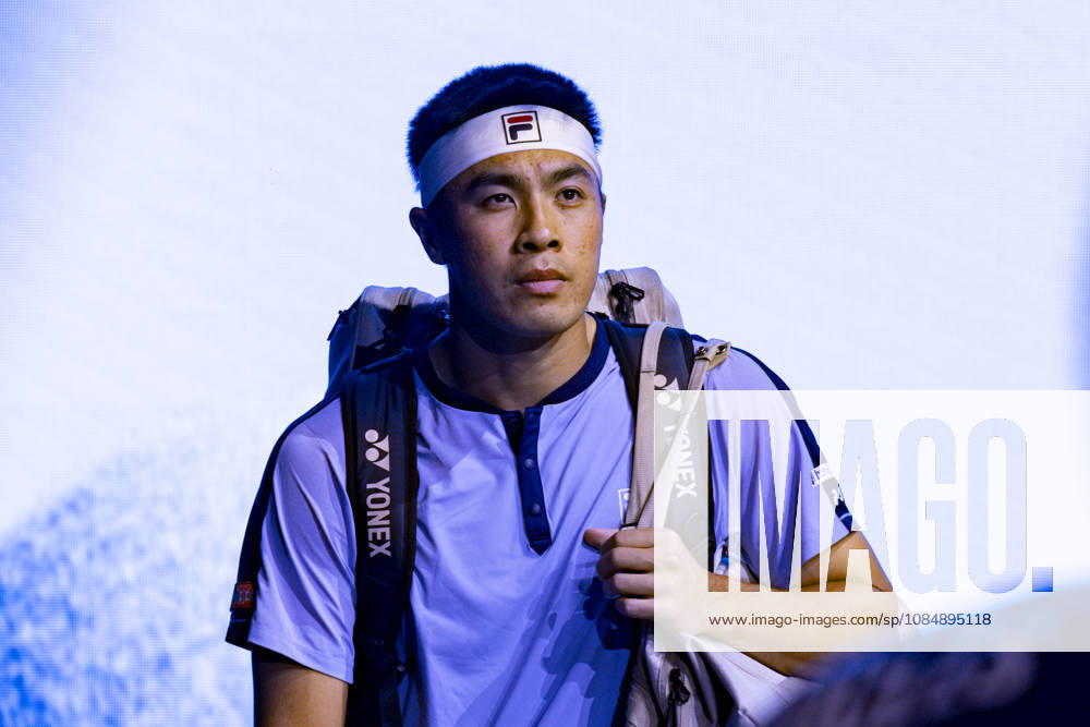 TENNIS : ATP, Tennis Herren 250 - Grand Prix Tennis AURA - Decines (France) 22 10 2026 Brandon Nakashima (USA) enters the court during the tournament of the Auvergne Rhône-Alpes Grand Prix at the LDLC Arena in Décines on October 22, 2026. Photo Sandrine Thesillat PsNewZ