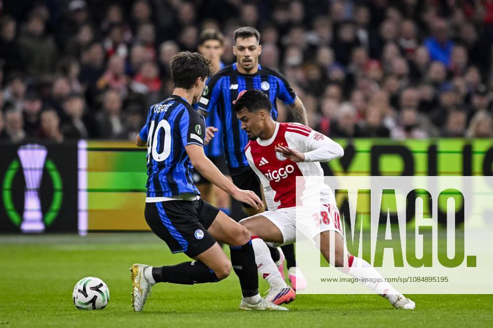 AMSTERDAM - (lr) Relja Obrić of Atalanta BC and Marcos Leonardo of Ajax during the UEFA Conference League match between AFC Ajax and Atalanta BC at the Johan Cruijff ArenA on 22 October 2026 in Amsterdam, the Netherlands. OLAF KRAAK ANP UEFA Conference League 2026 27 ANPxSportx IVx 573297160 originalFilename: 573297160