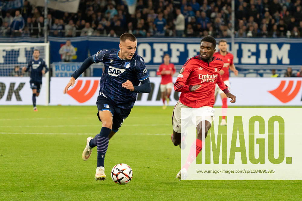 Tim Lemperle (TSG Hoffenheim, 19) läuft alleine auf das Tor zu, Großchance, am Ball, Aktion, Dribbling, dribbeln, Angriff, GER, TSG 1899 Hoffenheim vs. Olympique Lyon, Fussball, Europa League, Spieltag 3, Spielzeit 2026 2027, 22.10.2026, GER, TSG 1899 Hoffenheim vs. Olympique Lyon, Fussball, Europa League, Spieltag 3, Spielzeit 2026 2027, 22.10.2026, Sinsheim