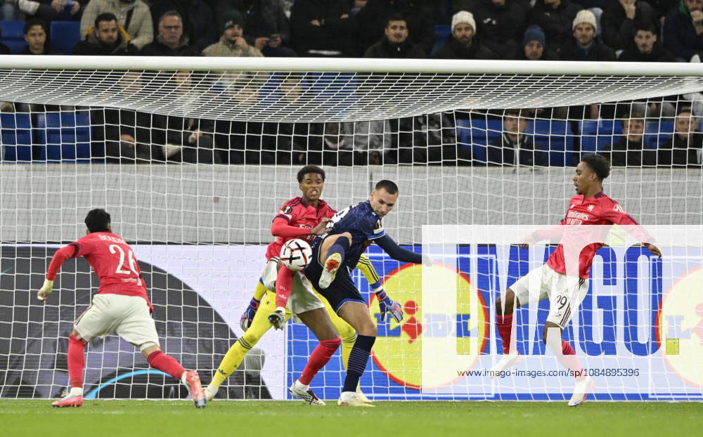 TOR zum 1:0 Andrej Kramaric TSG 1899 Hoffenheim (27) (nicht im Bild) Assist Tim Lemperle TSG 1899 Hoffenheim (19) leitet Ball weiter TSG 1899 Hoffenheim vs Olympique Lyon 22.10.2026 DFL REGULATIONS PROHIBIT ANY USE OF PHOTOGRAPHS AS IMAGE SEQUENCES AND OR QUASI-VIDEO TSG 1899 Hoffenheim vs Olympique Lyon