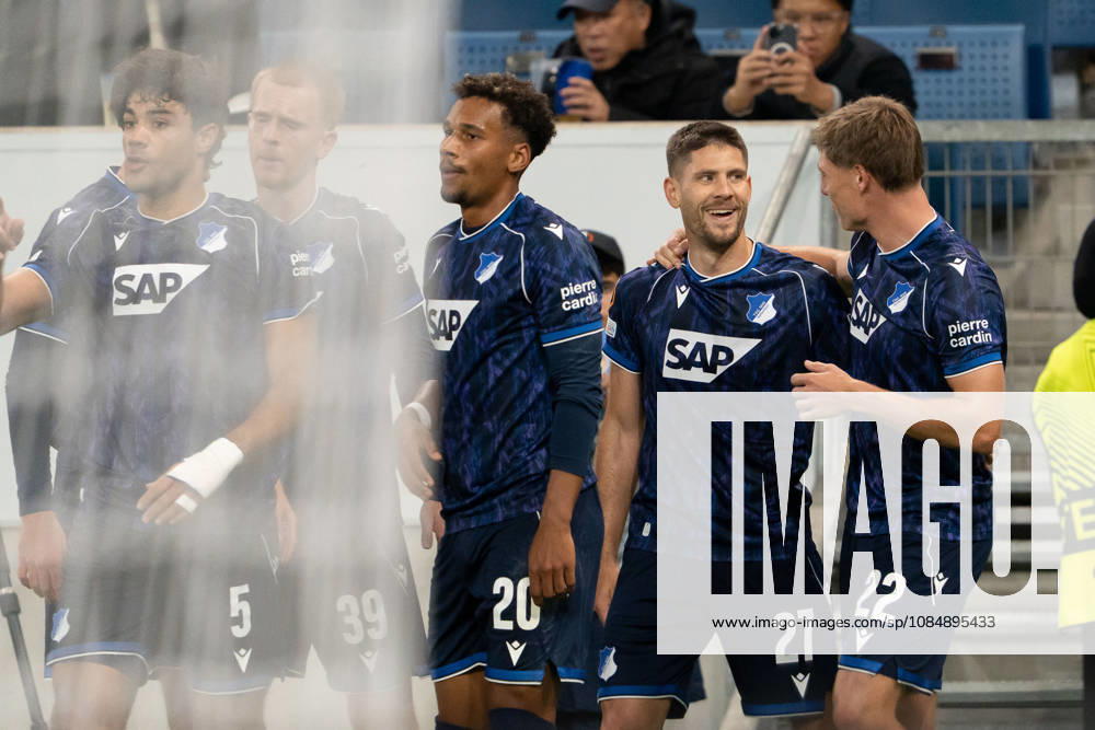 Andrej Kramaric (TSG Hoffenheim, 27) trifft zur 1-0 Führung, Torjubel, Jubel, Freude, Emotionen, Geste, Erleichterung, erleichtert, GER, TSG 1899 Hoffenheim vs. Olympique Lyon, Fussball, Europa League, Spieltag 3, Spielzeit 2026 2027, 22.10.2026, GER, TSG 1899 Hoffenheim vs. Olympique Lyon, Fussball, Europa League, Spieltag 3, Spielzeit 2026 2027, 22.10.2026, Sinsheim