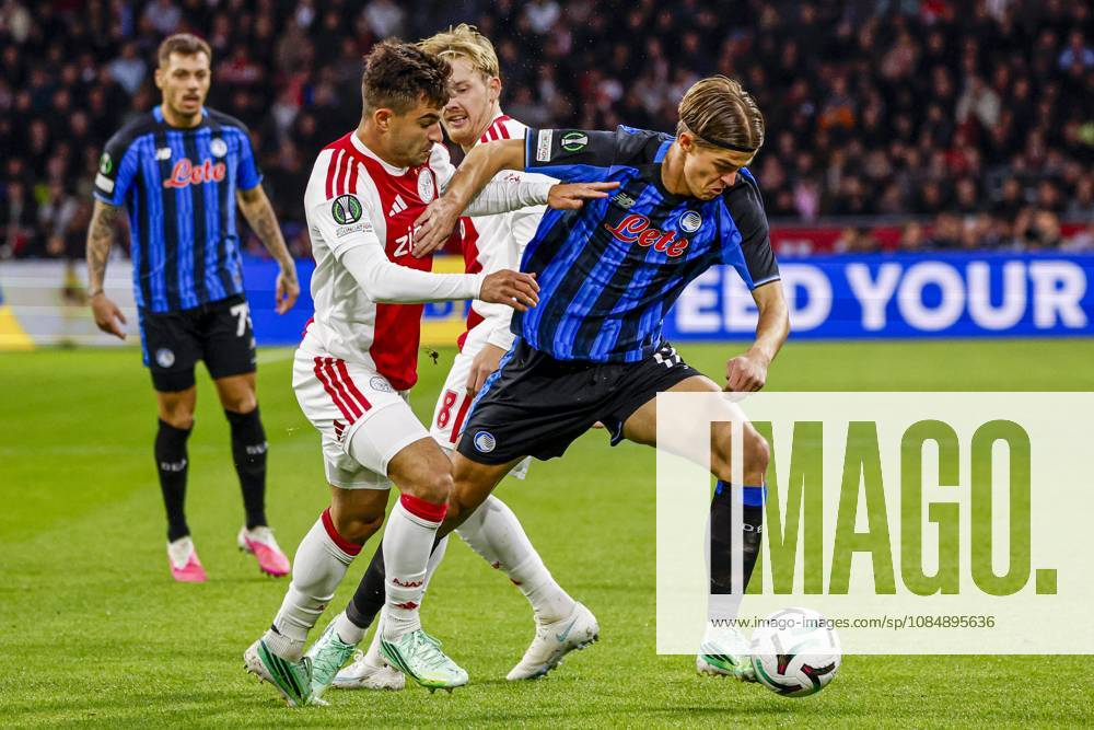 AMSTERDAM - Charles De Ketelaere of Atalanta BC dribbles with the ball under pressure from Julian Brandt of AFC Ajax and Lucas Rosa of AFC Ajax during the UEFA Conference League match between AFC Ajax and Atalanta BC at the Johan Cruijff ArenA on 22 October 2026 in Amsterdam, the Netherlands. WART BRINKERHOF ANP Conference League 2026 27 ANPxSportx xMarcelxterxBalsxIVx 573299530 originalFilename: 573299530