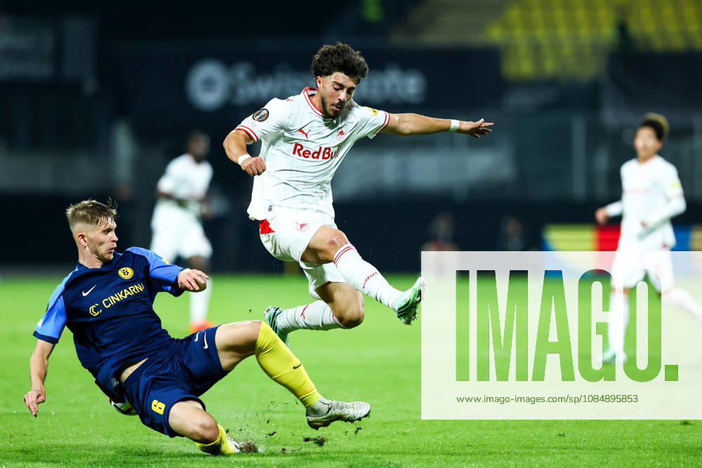SOCCER - UEFA EL, Celje vs RBS CELJE,SLOVENIA,22.OCT.26 - SOCCER - UEFA Europa League, NK Celje vs Red Bull Salzburg. Image shows Artemijus Tutyskinas (Celje) and Umut Tohumcu (Salzburg). GEPAxpictures Doak